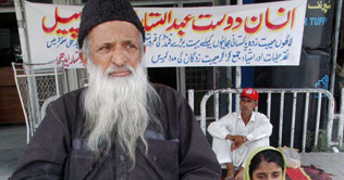 Peshawar: Edhis relief movement for IDPs begins